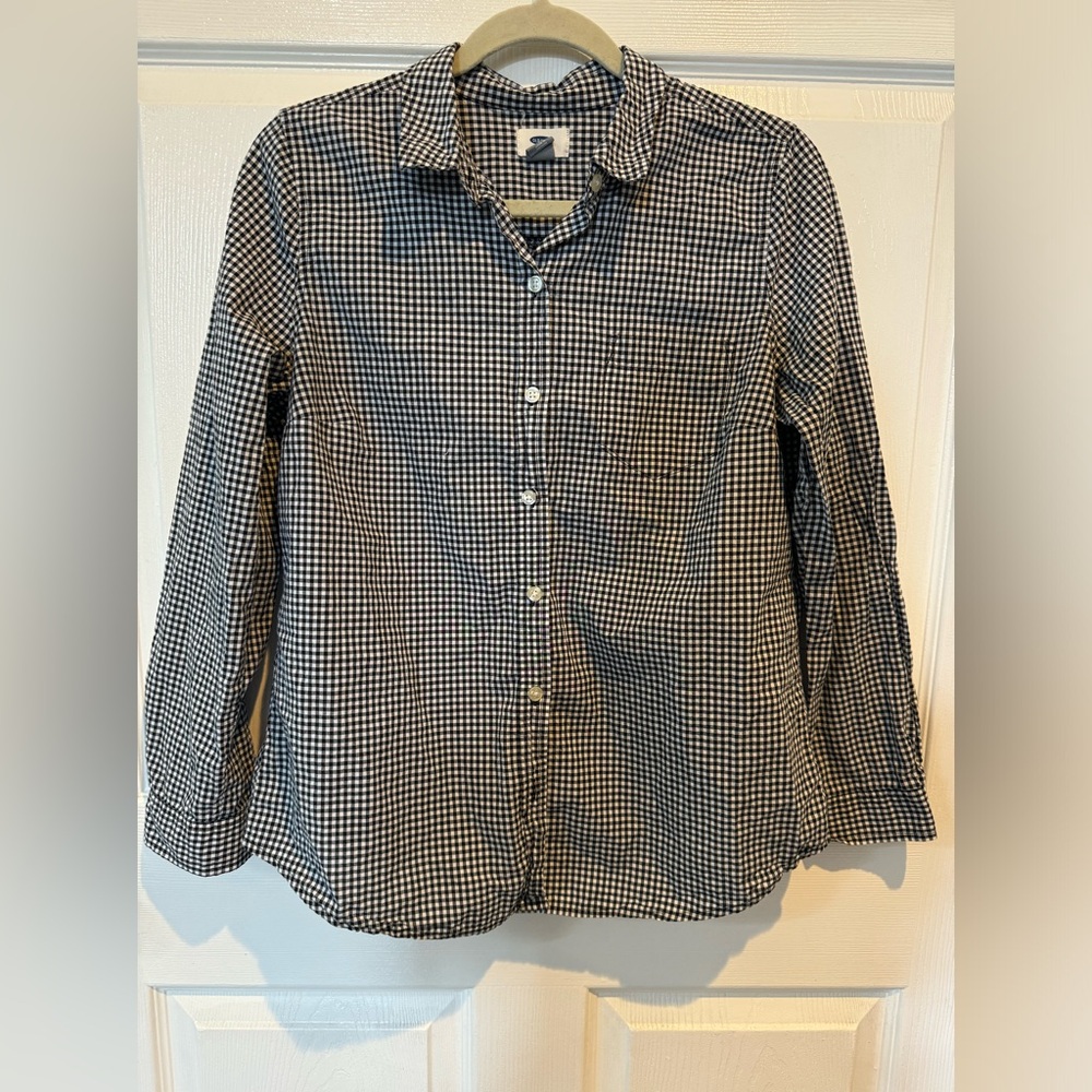Women’s button up top